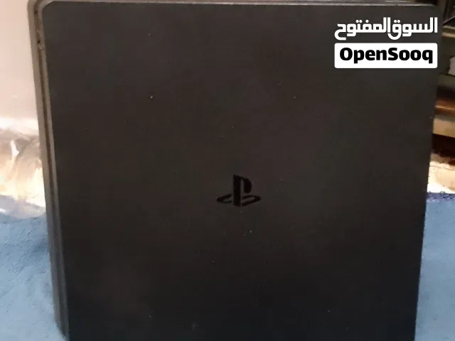 بلاي ستيشن 4 مع كامل ملحقاتها وضمان: ثلاثة ايام