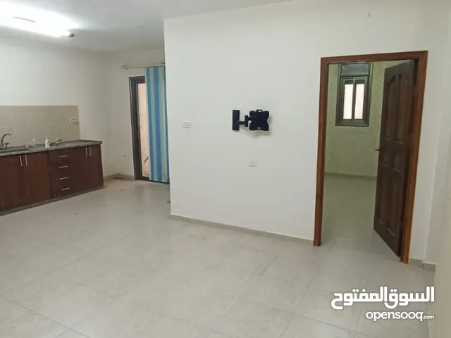 90 m2 3 Bedrooms Apartments for Rent in Ramallah and Al-Bireh Ein Musbah