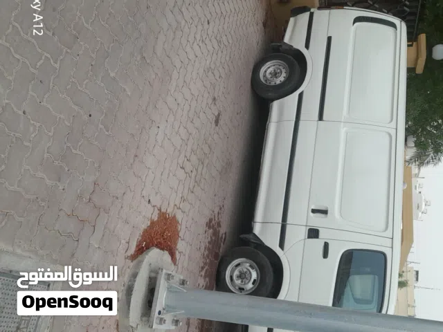 باص مقفل تويوتا  موديل 1995