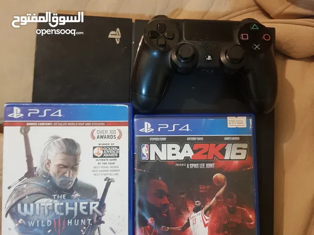 Playstation 4, 2 controller and 2 cd