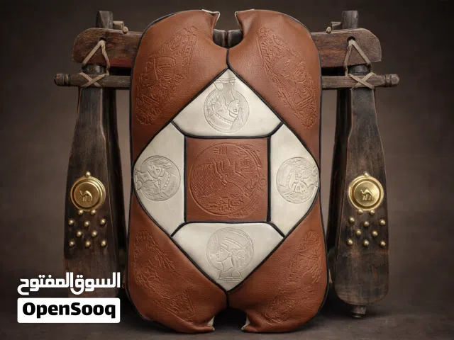 للبيع جلسة أرضية تراثية مصرية أصلية (قطعتان) مزخرفة بـ نقوش فرعونية بارزة تصميم أنيق وجودة عالية.