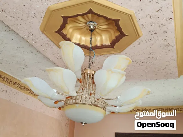 ثريا على شكل وردة