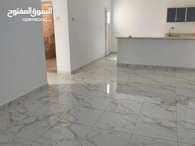 شقه للإيجار في السراج طريق الأسلاك