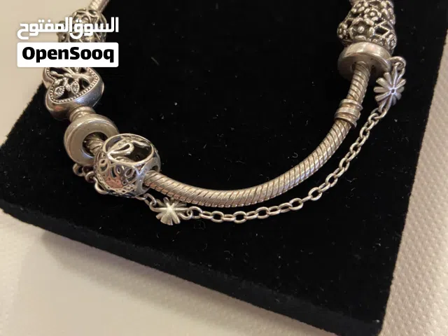 اسوارة باندورا مع 6 تشارمز PANDORA BRACELET WITH 6 CHARMS