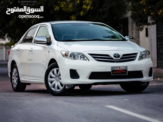 TOYOTA COROLLA 2012 Excellent condition WHITE SUPER COMFORT