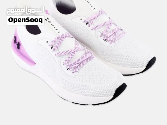 للبيع حذاء رياضي under armour  جديد