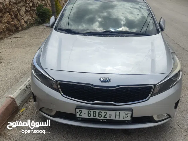 كيا سيراتو 2016 لون فضي