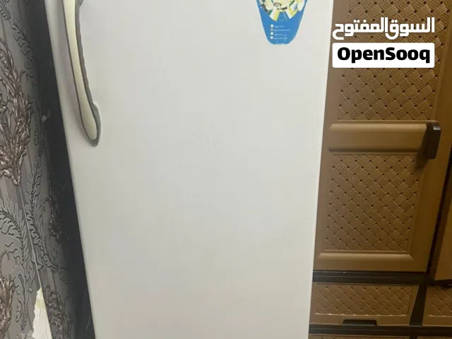 فريزر منزلية مستعملة بحالة الوكالة