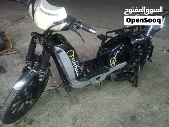 دراجات كهربائيه عدد 3 للبيع شغاله فقط بدهم بطاريات