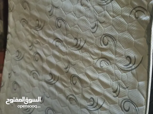 فرشة زمبركية بحالة ممتازة جدا