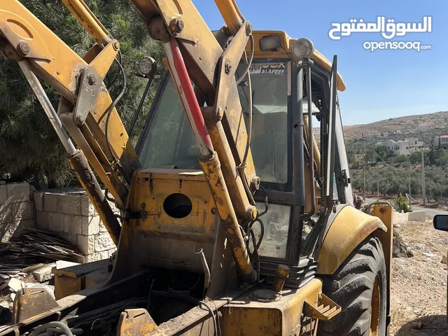 جرافه jcbللبيع بحاجه لماتور