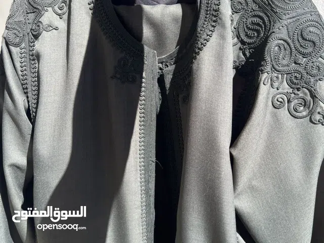 زبون للبيع لون