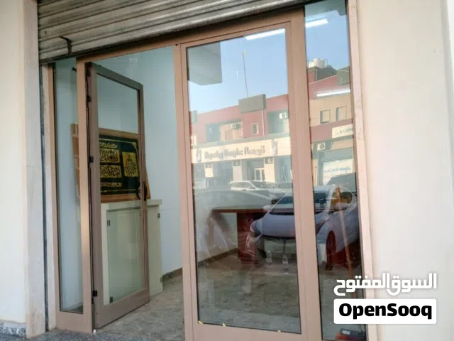 محل للايجار على الرئسيي