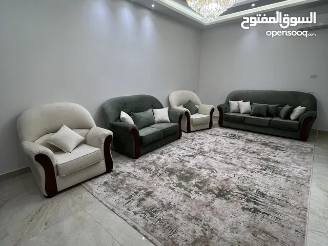 صالون مربوعه او صالة