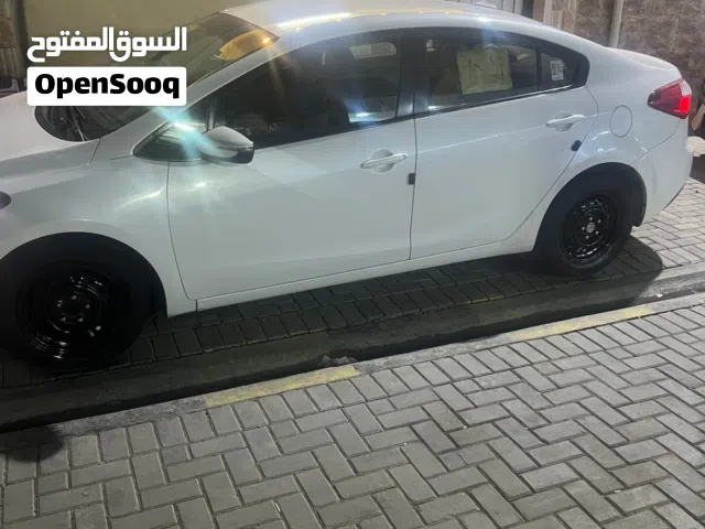 2014 كيا فورتي Standard