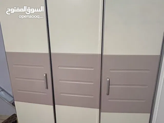 دولاب (خزانة ملابس)