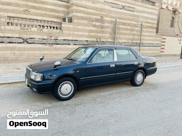 1999 تويوتا كراون Crown