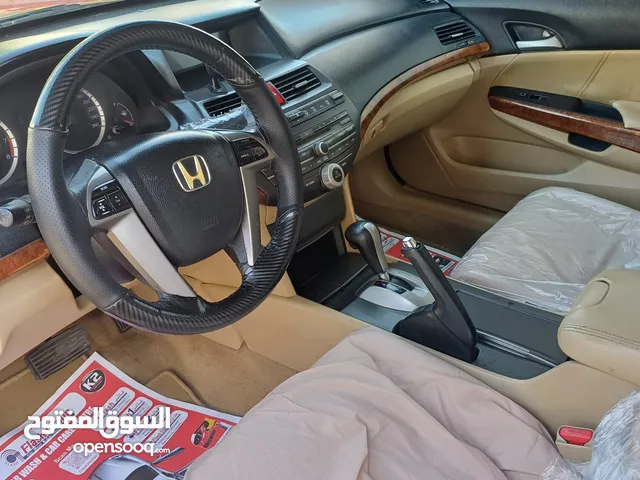 للبيع هوندا أكورد موديل 2012 فل ابشن بحالة ممتازه السعر :2490 وقابل