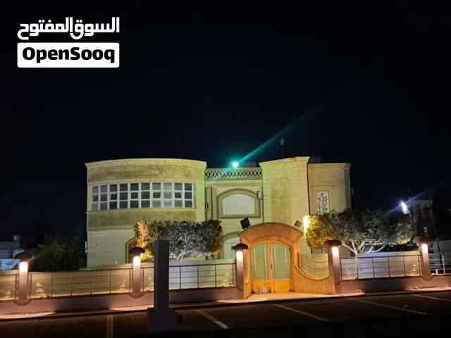 مبني للايجار يتكون من تلاتة طوابق
