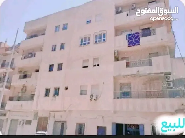عمارة 5طوابق فيها 10شقق مع محلات ف الدور الارضي ع الرئيسي وفيلا تانية بالقرب منها 2طوابق