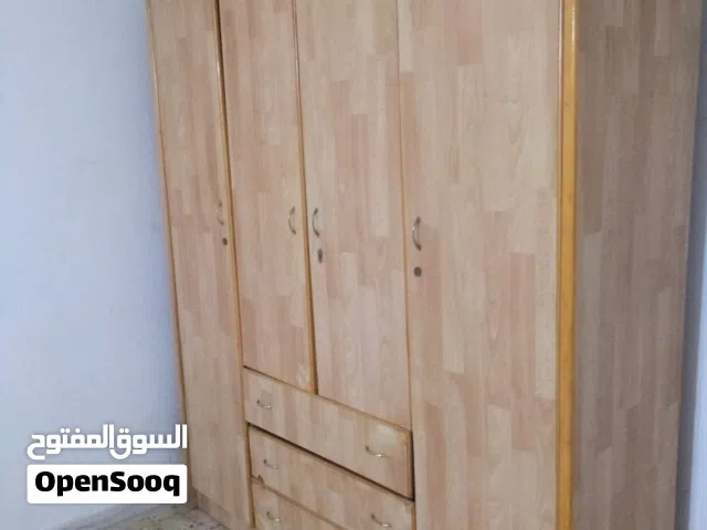 خزانه 4 ضرفات مع جوارير خشب لاتيه ومحرفه زان فقط 65 دينار