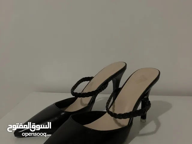 Other With Heels in Zarqa