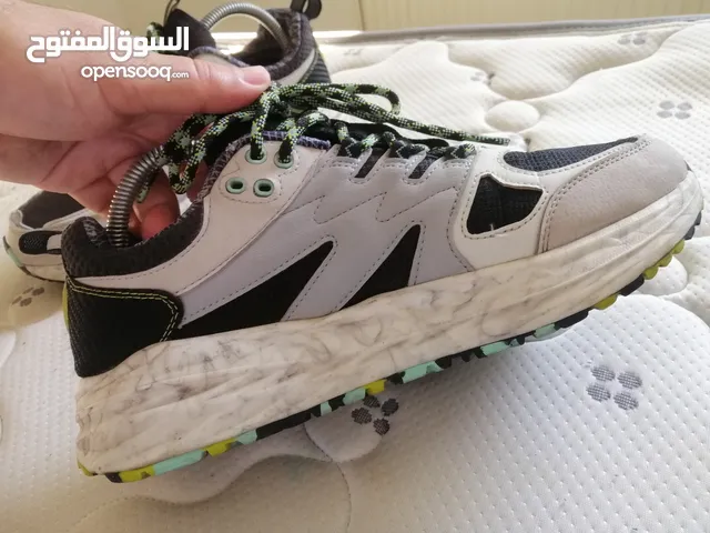 42 Sport Shoes in Amman