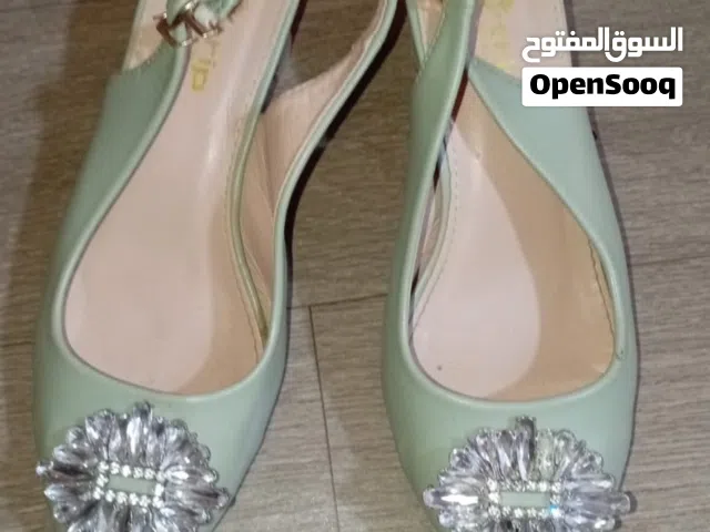 حذاء كعب قياس 39