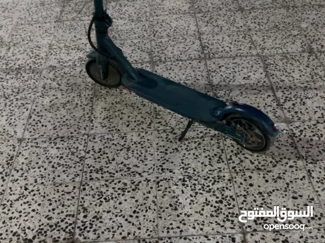 سكوتر كهربائي السعر 460 قابل للتفاوض مع الشحن