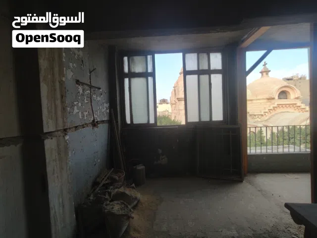 شقه في دور الرابع