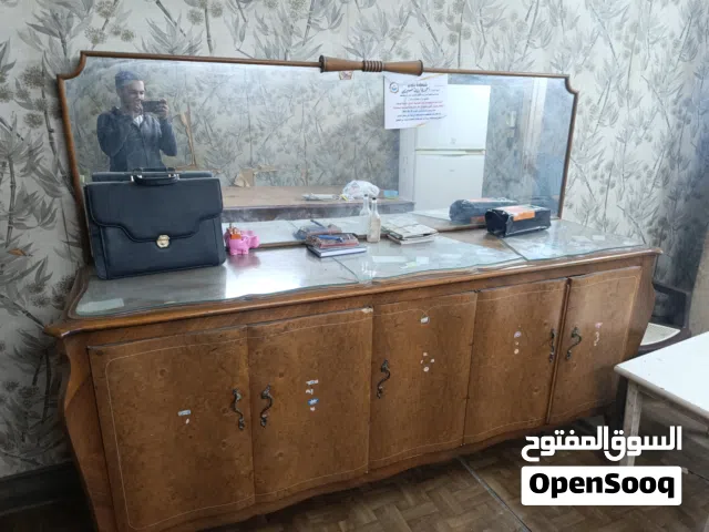 بوفيه اثرى خشب مستورد بمرايات بلجيكى وبحالته
