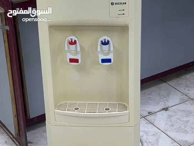 كولر ماء للبيع نوع سيزلر شغال بارد  حامي ملغي سعرها 35 دينار شامل توصيل الزرقاء فقط  كفالة اسبوع