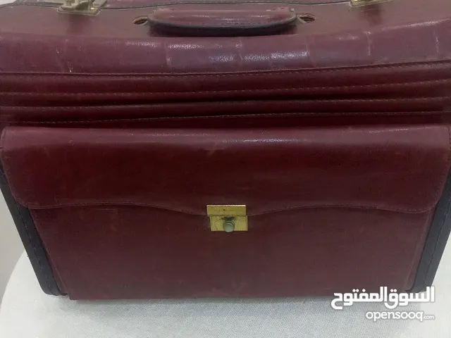 شنطة جلد مستعمله