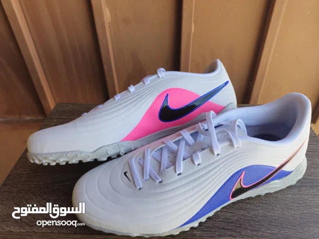 بوت كورة نايك جديد