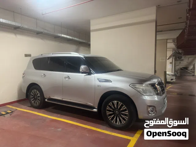 Nissan patrol 2016 platinum silver color نيسان باترول بلاتينيوم