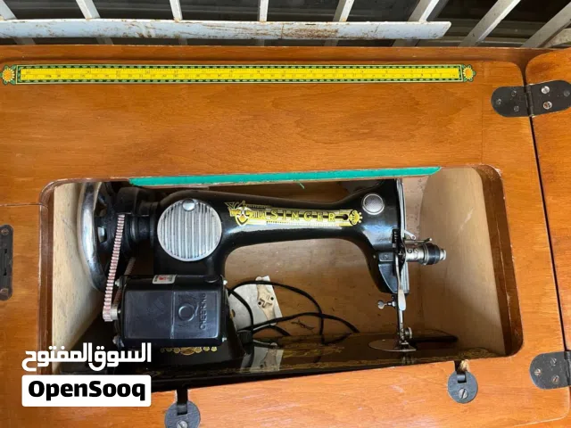 ماكينة خياطة من النوع الكلاسيكي القديم للبيع