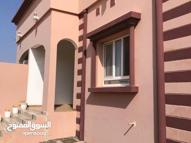 300 m2 More than 6 bedrooms Townhouse for Sale in Al Sharqiya Bidiya