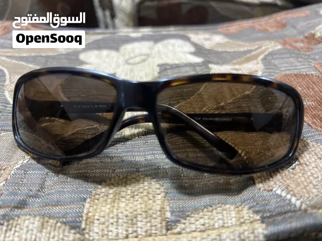 بتصميم "Wayfarer" الكلاسيكي للبيع