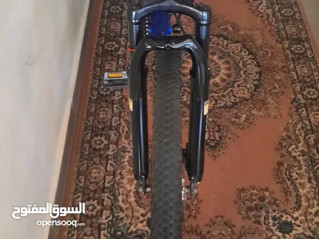 بسكليت جنط 26 صناعة ألمانية بحالة جيدة جدا بركب من طول 150 إلى طول 2 متر ووزن إلى 200 كيلو سريع
