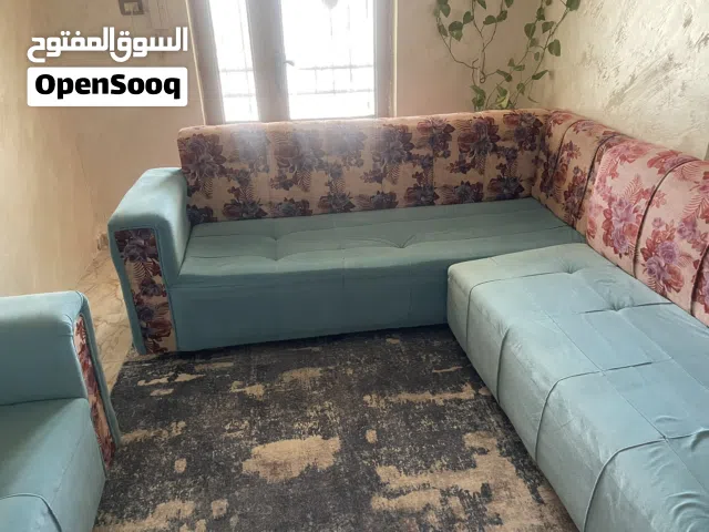 طقم كنب مع سجادته وطقم كورنر للبيع