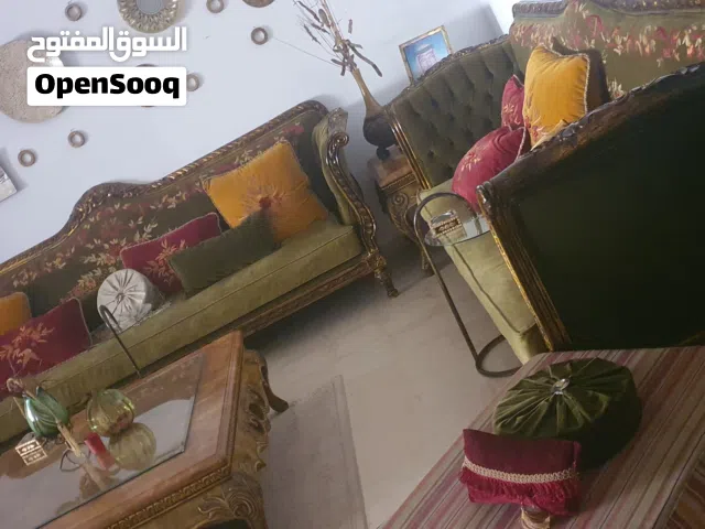 للبيع مجلس كويتي مستورد وكنبه وبفه ايكيا بسعر مغري