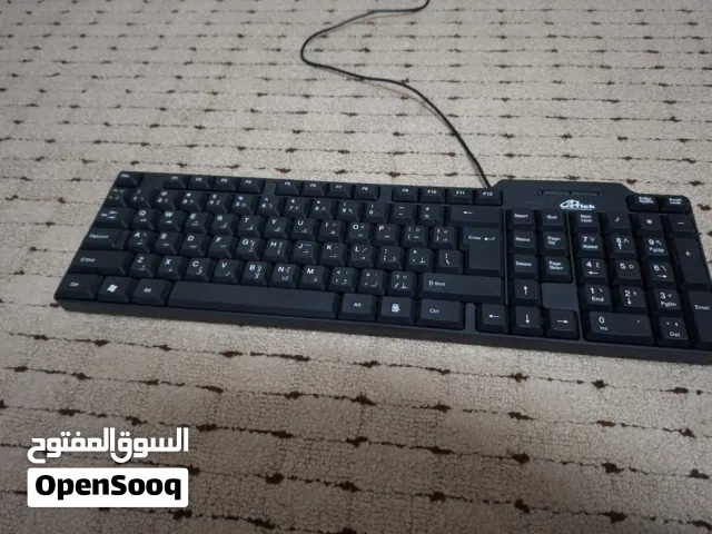 keyboard مستعمل شبه جديد بحاله نضيفه جدا، ليس هناك اي كسور او خدوش