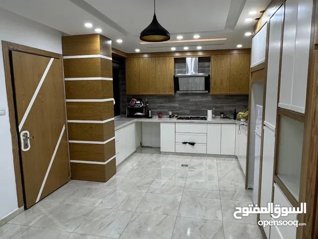 220 m2 3 Bedrooms Townhouse for Sale in Ramallah and Al-Bireh Other