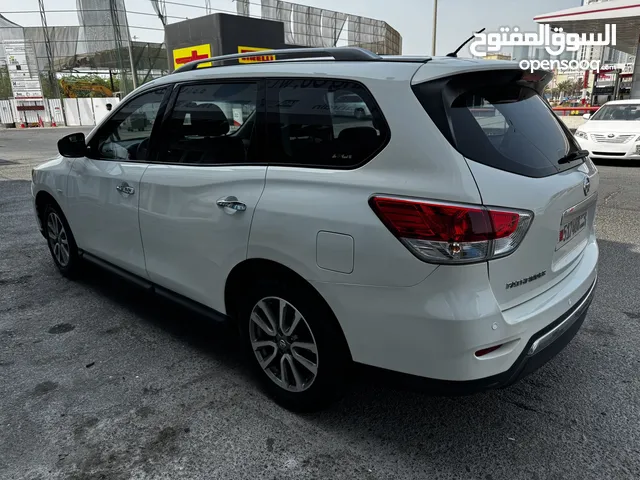 Nissan Pathfinder 7 seater