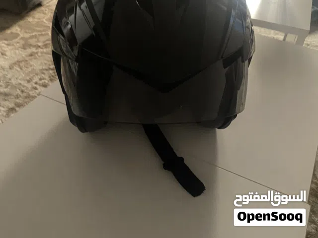 خوذه نضيفة بي سعر ممتاز بي سعر400دينار او ساهل منقصروش معا الشراي
