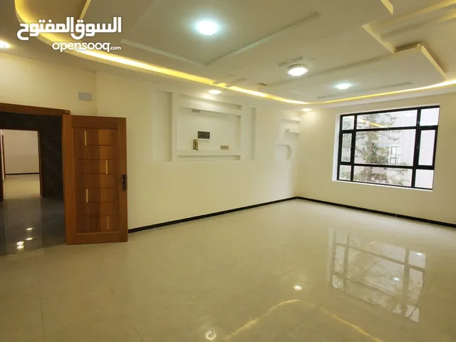 300 m2 4 Bedrooms Apartments for Rent in Sana'a Bayt Baws