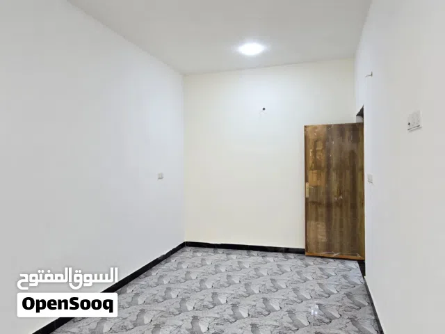 180 m2 5 Bedrooms Townhouse for Rent in Basra Al Mishraq al Jadeed