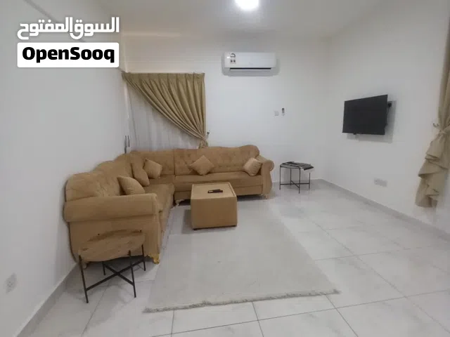 شقه مفروشه بالخوير موقع ممتاز غرفه وصاله وحمام ومطبخ Furnished flat 1bhk in elkhwair in good locati