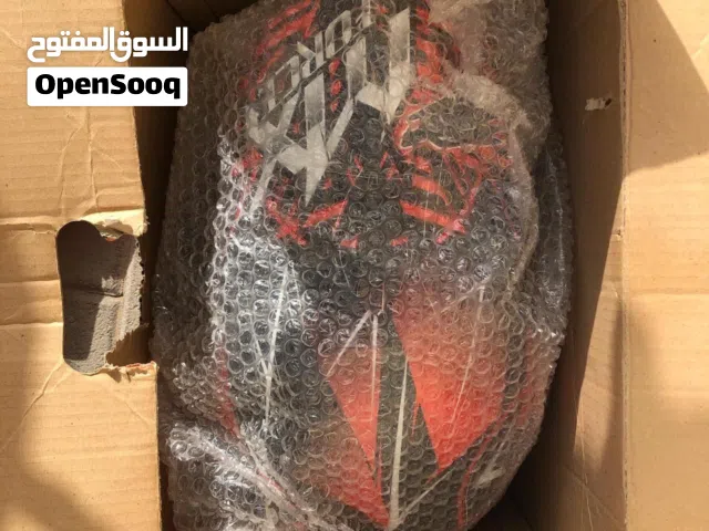 خوذة مكس فورس جديده للبيع على 300 درهم فقط !!