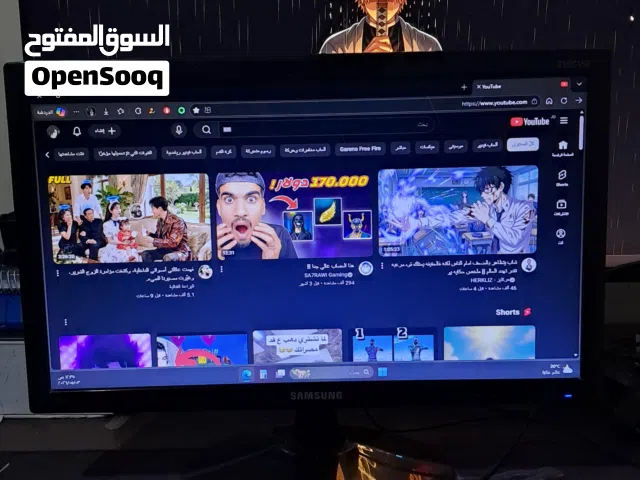 شاشة سامسوج HD نظيفة ومعها محول HDMI بتنفع لجيمنج